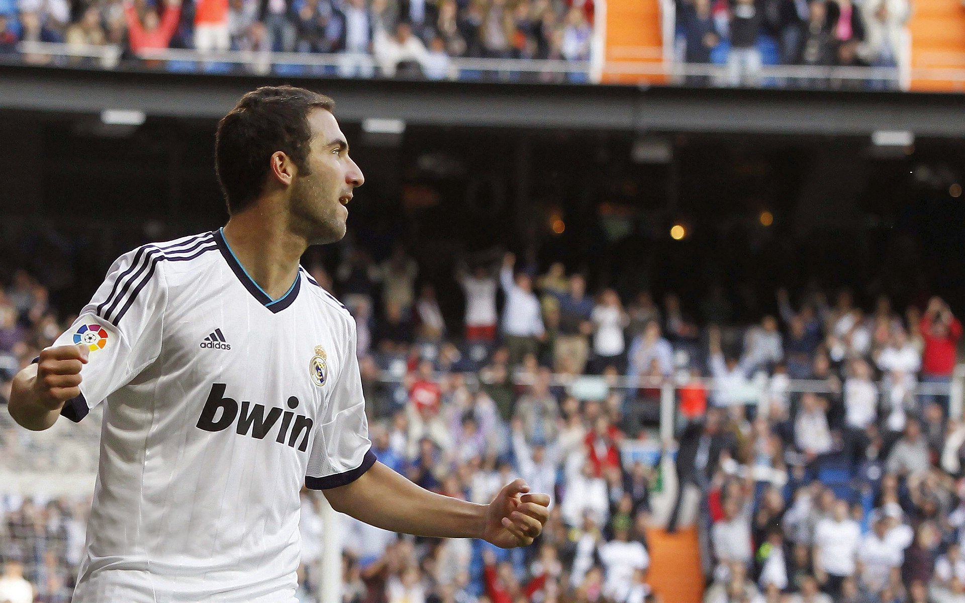 3-1！曼联旧将爆杆独造12球 近4轮第二胜 11.1亿卫冕冠军重返前二，曼联阵型2021